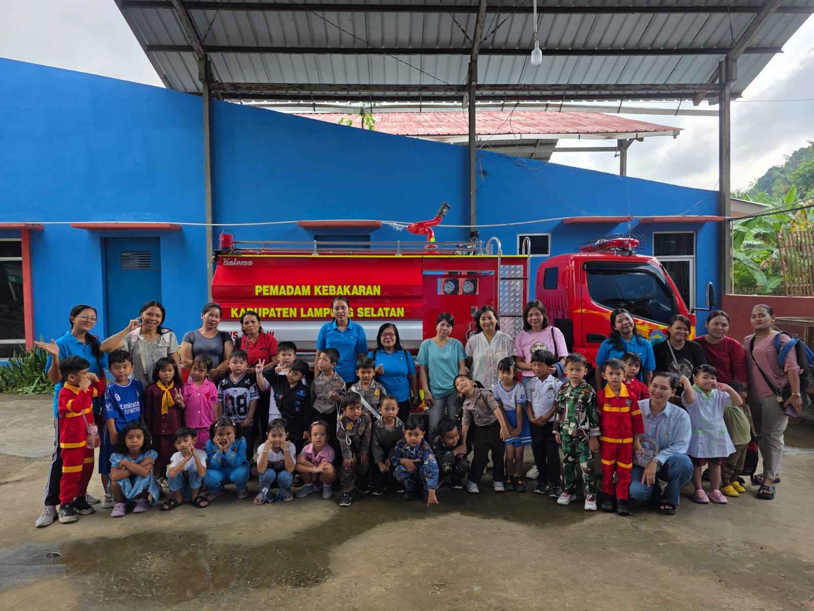 KUNJUNGAN EDUKATIF TK XAVERIUS KALIANDA DAN PASURUAN KE DINAS PEMADAM KEBAKARAN LAMPUNG SELATAN