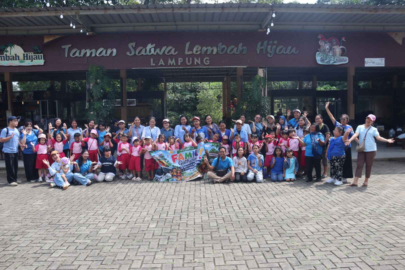 WISATA EDUKASI DAN KEBERSAMAAN FAMILY GATHERING TK XAVERIUS KALIANDA DAN PASURUAN